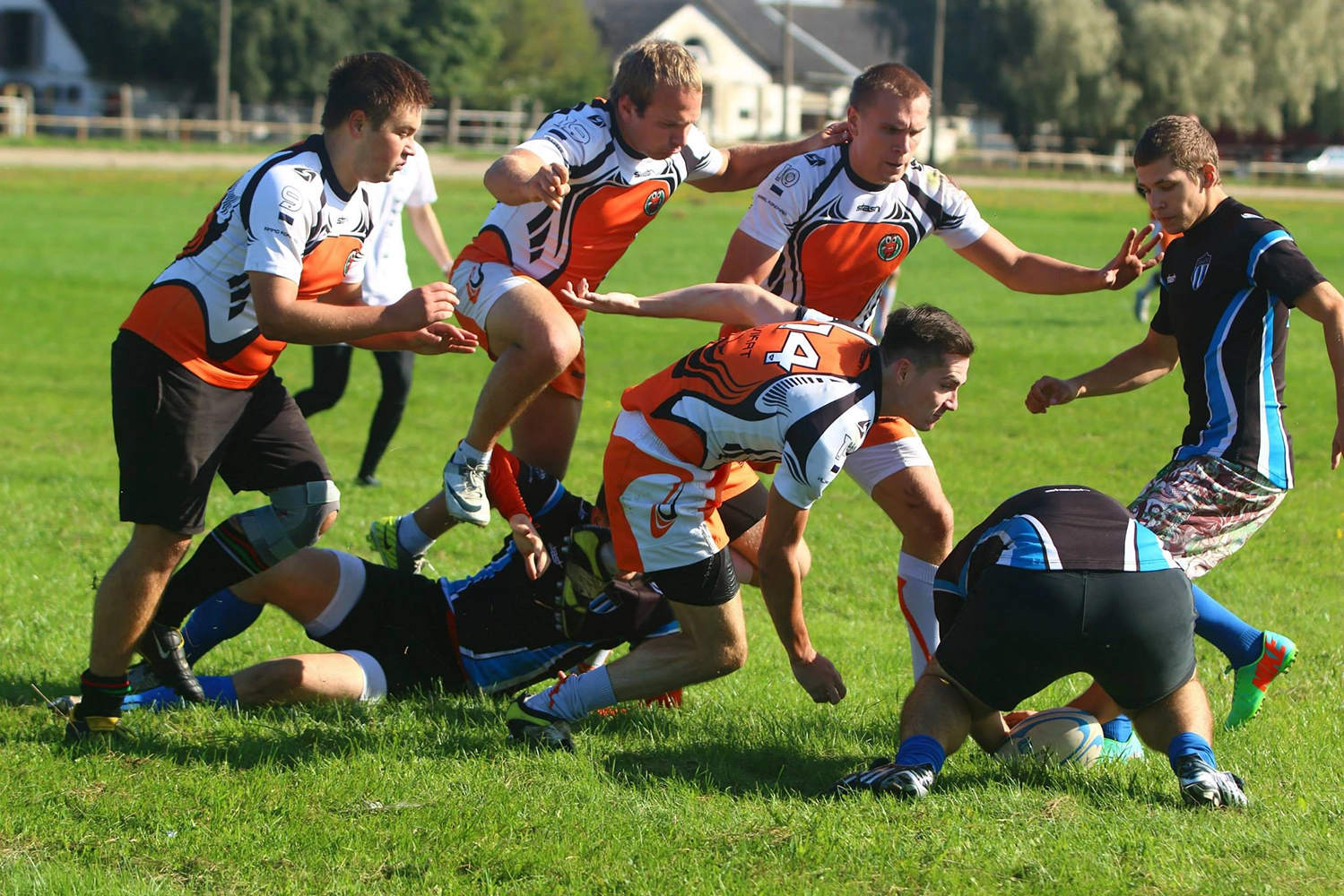RFC Märjamaa player carrying a rugby ball